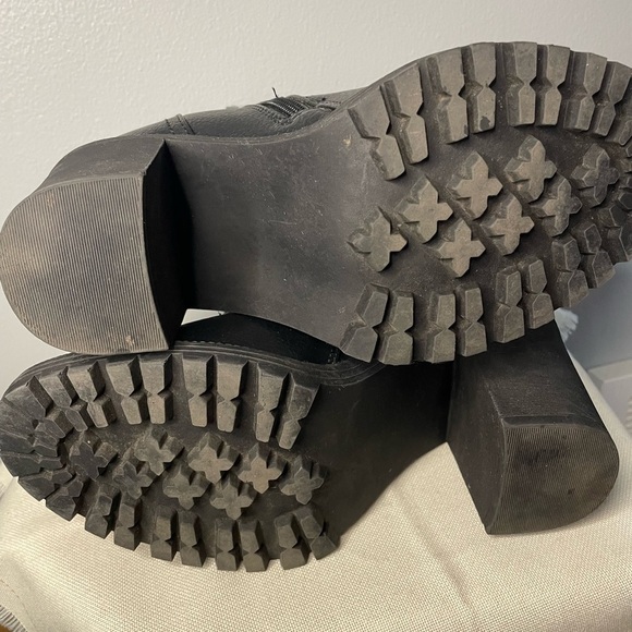 TORRID Lace-Up Hiker Boots - Black SZ/9WW - Picture 7 of 10